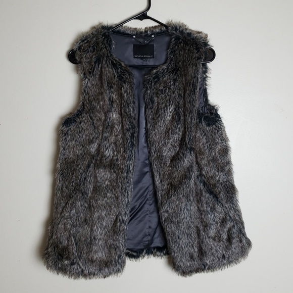 Banana Republic Jackets & Blazers - Banana Republic faux fur vest